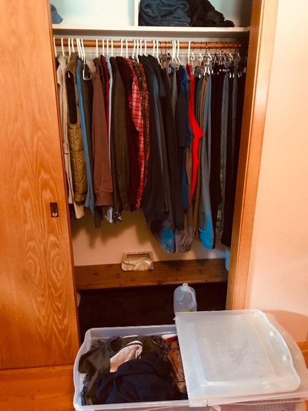 lot 181 image: Closet Full Mens XL  XXL, Clothing. Eddie Bauer, Cabellas, Carhartt. Etc