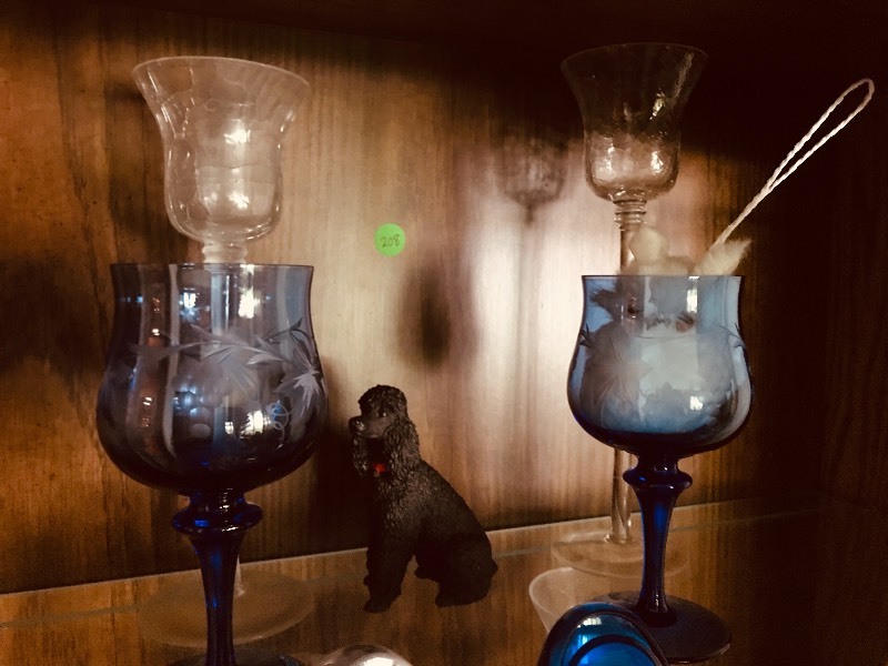 lot 208 image: Cobalt Blue Glass  Crystal Clear Glass