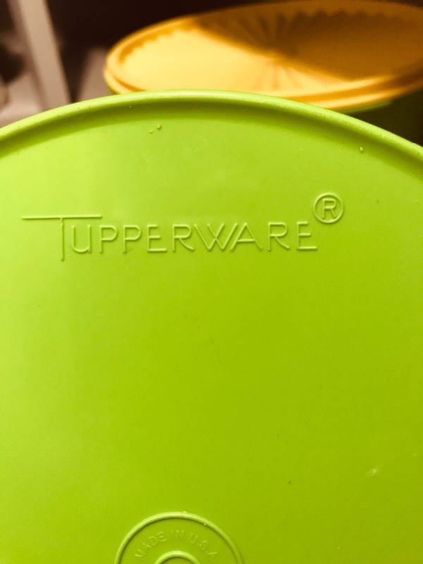 lot 219 image: Vintage Tupperware  Glad Ware