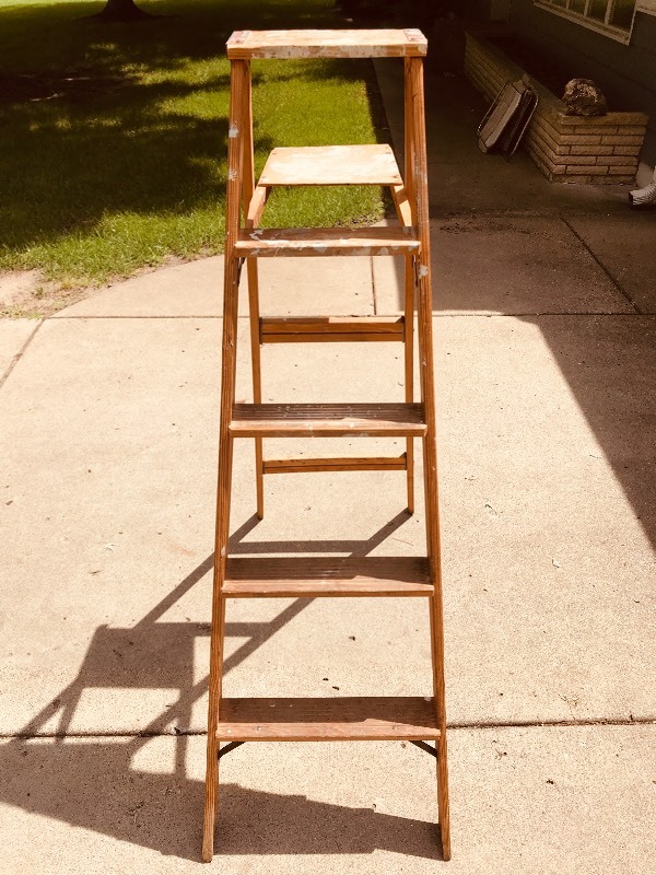 lot 239 image: 3 Ladder  6 Red Joint Wooden Ladder