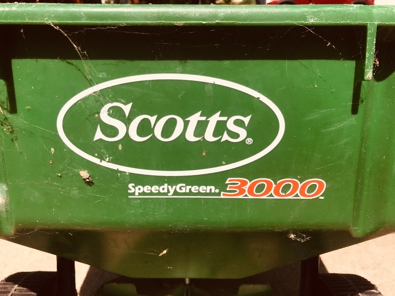 lot 246 image: Craftsman Weedwacker 16  Craftsman 2 Speed Power Blower Scotts Turf Builder EdgeGuard Mini Broadcast Fertilizer Spreader