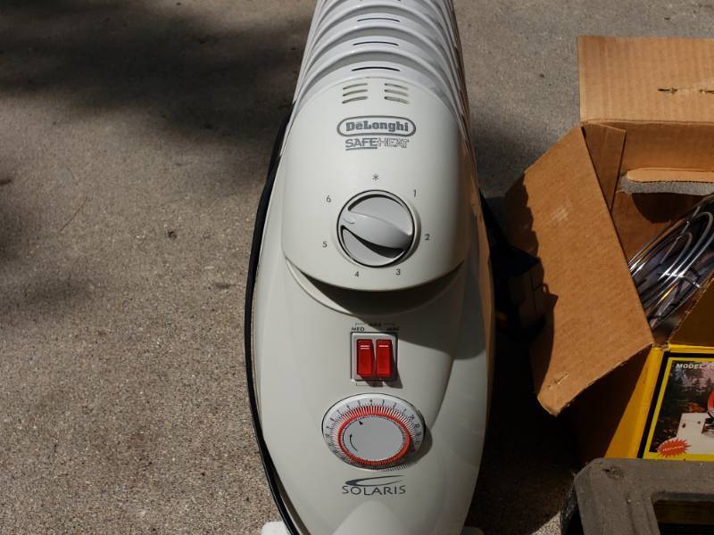 lot 254 image: Solaris DeLonghi SafeHeat Electric Oil-Filled Heater, Propane Stovetop, Propane Sunflower Heater, Etc.