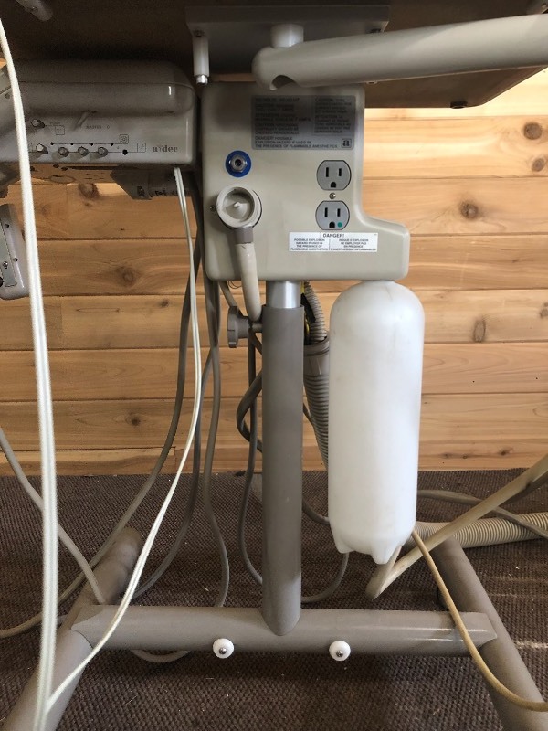 lot 3 image: Adec Portable Mobile Dental Delivery Cart Unit Treatment System
