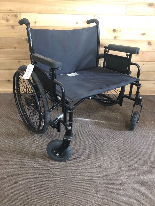lot 11 image: Bariatric Wheel Chair