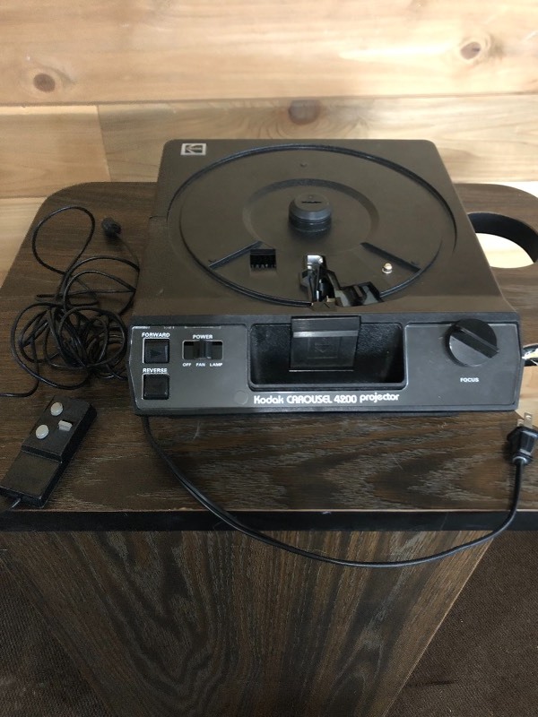 lot 21 image: Kodak Medalist AF Carousel Projector