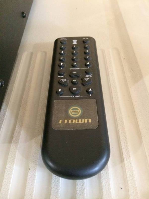 lot 40 image: Crown XM Radio Receiver