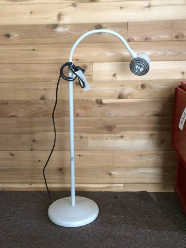 lot 52 image: Medical Lamp