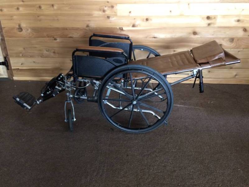 lot 57 image: Invacare 9000 XT Recliner Wheelchair