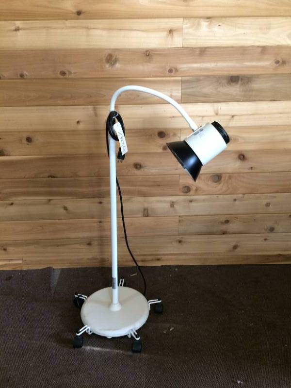 lot 66 image: Medical Lamp