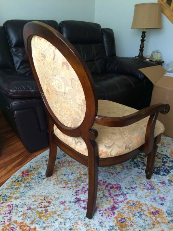 lot 8 image: REFINED ELEGANCE FRENCH LOUIS XVI STYLE OVAL BACK SATINY FLORAL UPHOLSTERED WOOD ARM CHAIR - EXCELLENT CONDITION