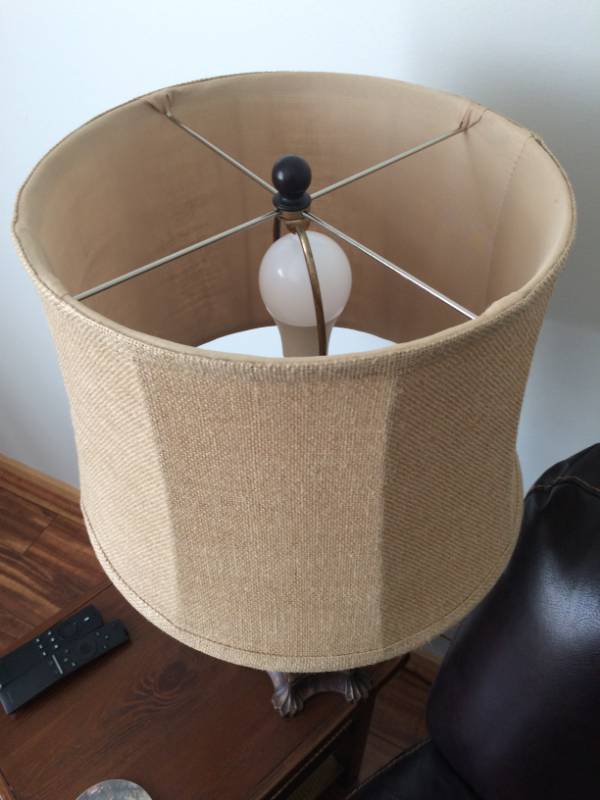 lot 11 image: BEAUTIFUL BROWN LAMP WITH FABRIC SHADE - EXCELLENT WORKING CONDITION