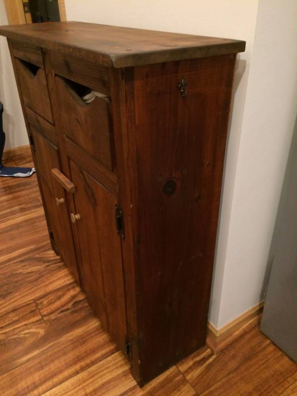 lot 31 image: GORGEOUS ANTIQUE KITCHEN CUPBOARD - EXCELLENT CONDITION CONSIDERING AGE - PURCHASED AT AN ANTIQUE STORE IN MINNEAPOLIS