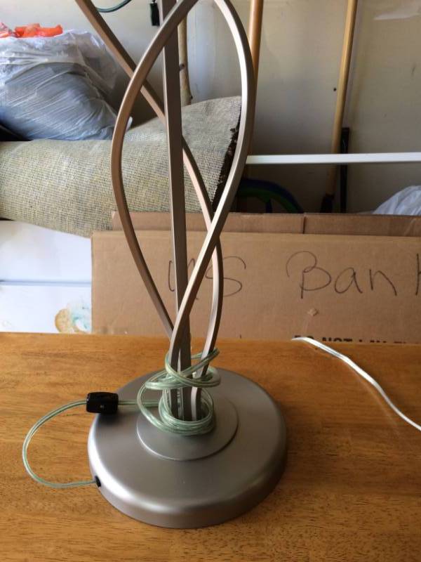 lot 39 image: CONTEMPORARY TWISTED SILVER METAL LAMP WITH WHITE GLASS SWIRL SHADE - EXCELLENT CONDITION