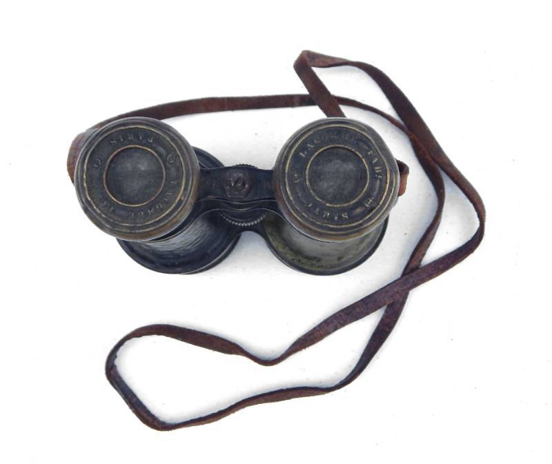lot 6 image: Antique WWI Era Lacombe Paris Binoculars