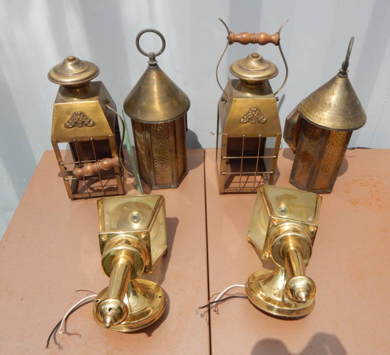 lot 11 image: Lot of 6 Vintage Brass Electrical Wall Sconces
