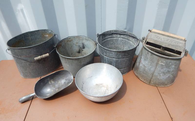 lot 16 image: Lot of Vintage Metal Buckets, Deluxe Mop Bucket, Bowl and Scoop