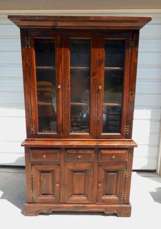 lot 55 image: Large Wood China Cabinet Hutch