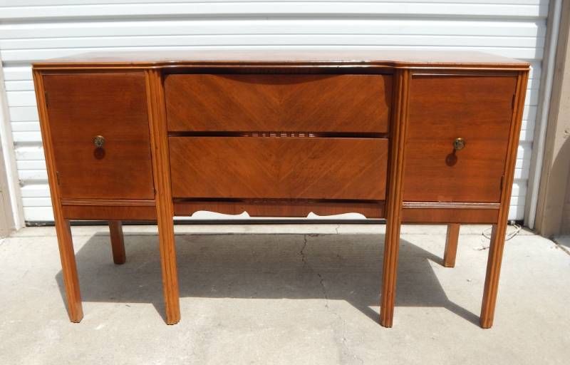 lot 54 image: Mid Century Buffet