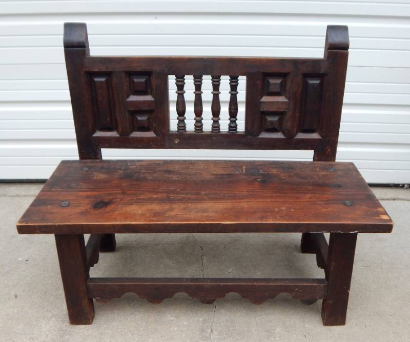 lot 4 image: Vintage Wood Bench