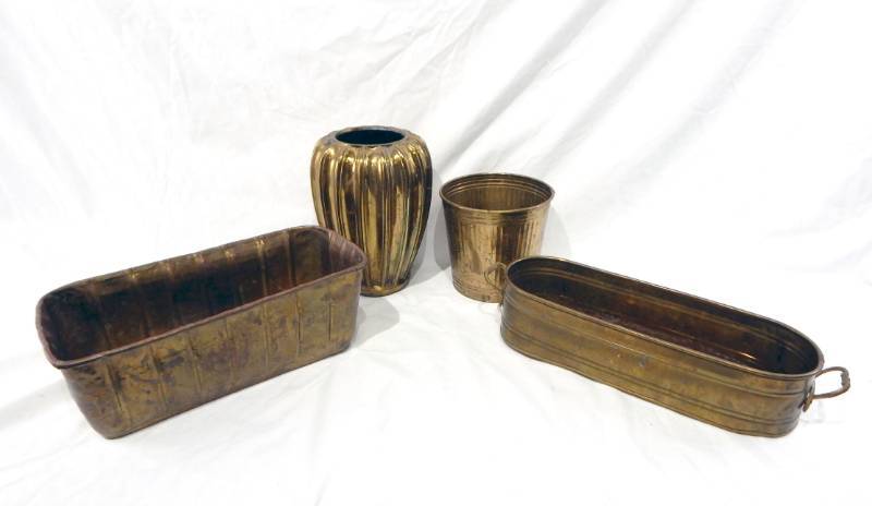 lot 88 image: Lot of Large Vintage Brass Items