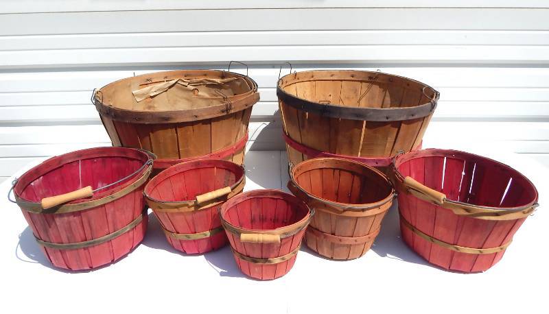 lot 96 image: Lot of Vintage Bushel Baskets