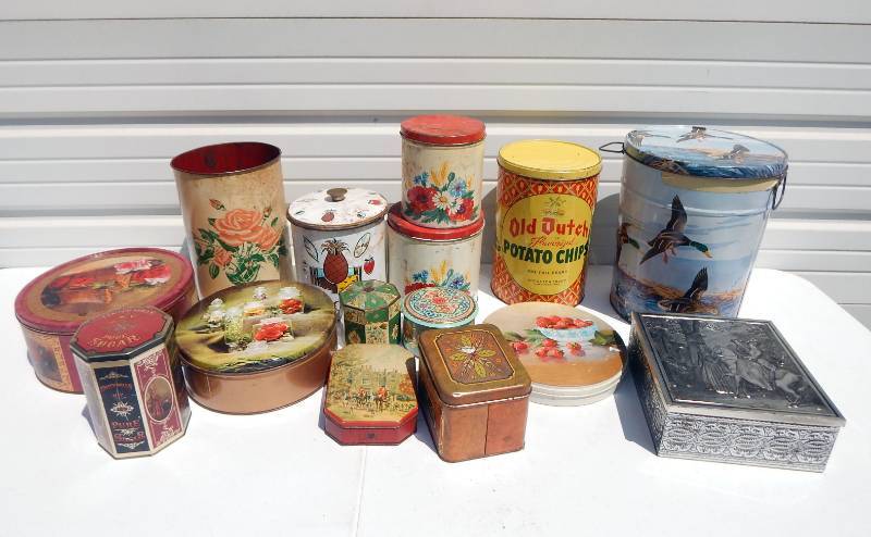 lot 98 image: Lot of Vintage Tins
