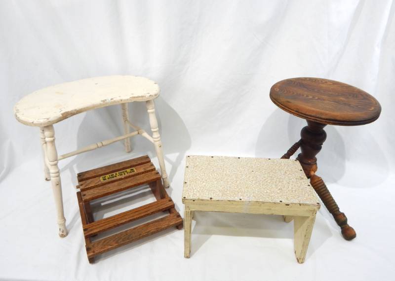 lot 100 image: Lot of Vintage and Antique Stools