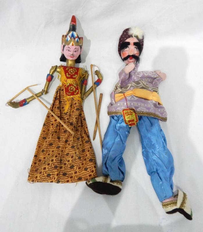 lot 103 image: Set of Two Vintage Puppets