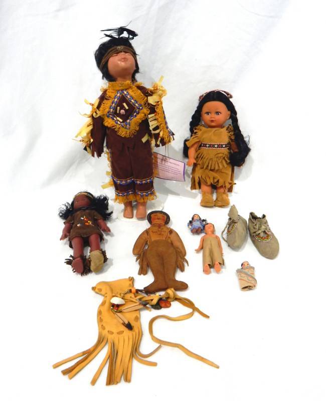 lot 104 image: Lot of Vintage Native American Dolls, Figures and Accessories