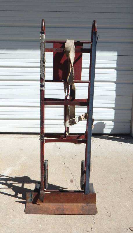 lot 64 image: 2 Wheel Appliance Hand Truck