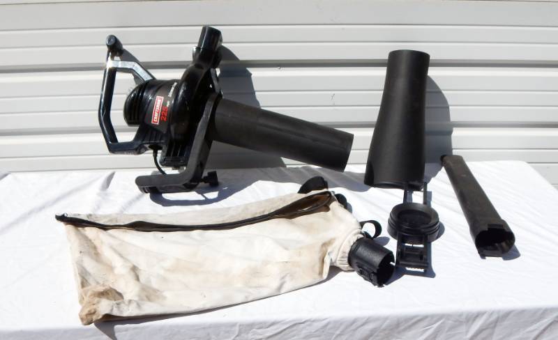 lot 72 image: Craftsman Blower Vacuum With Accessories