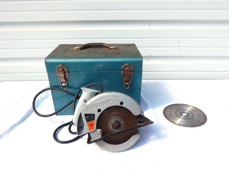 lot 75 image: Skilsaw 6.5 Inch Circular Saw and Storage Case