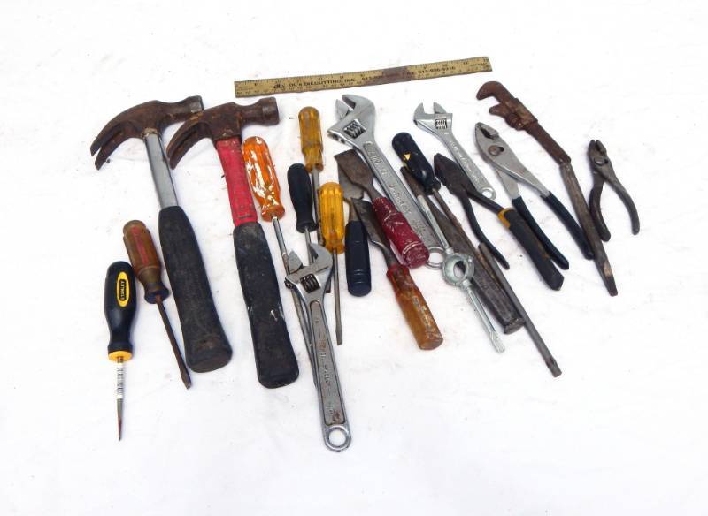 lot 117 image: Lot of Hand Tools