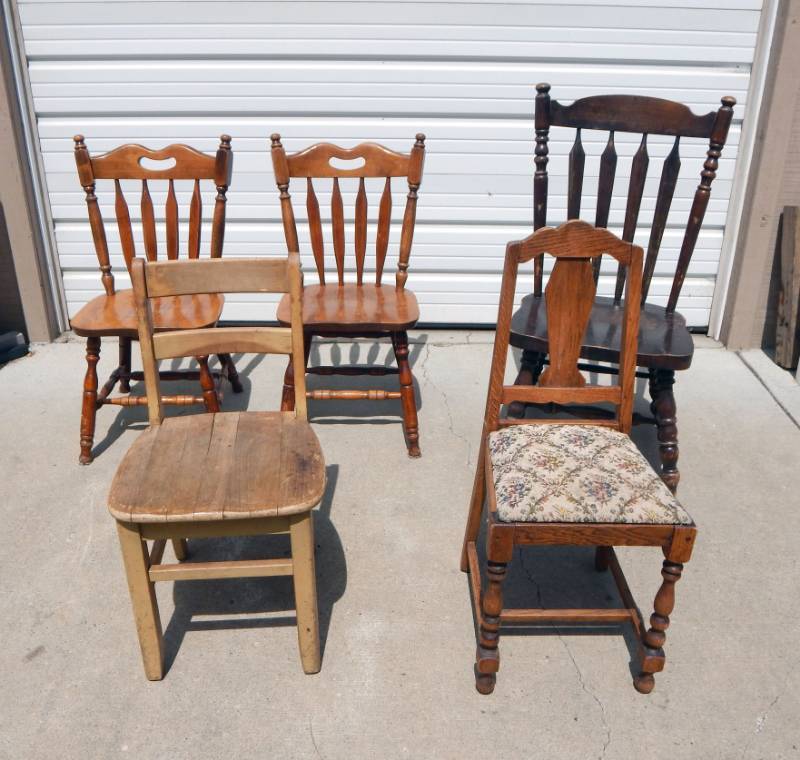 lot 141 image: Lot of Vintage Chairs