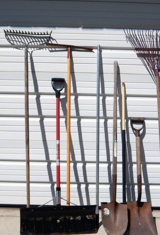 lot 73 image: Lot of Yard Tools and Barbecue Forks