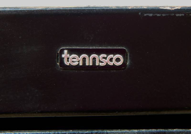lot 61 image: Vintage Tennsco Metal Cabinet