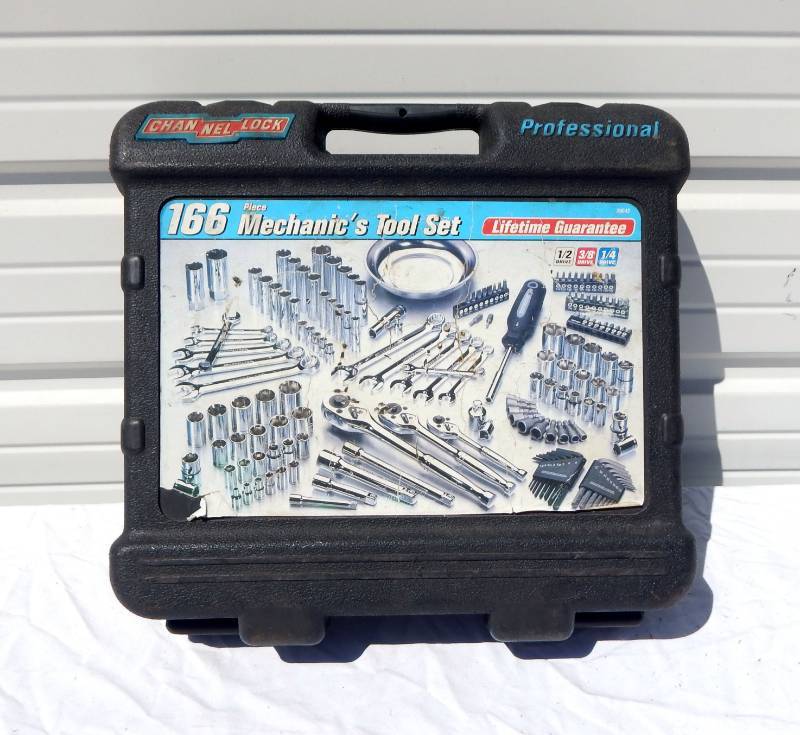 lot 89 image: Channellock Mechanics Tool Set