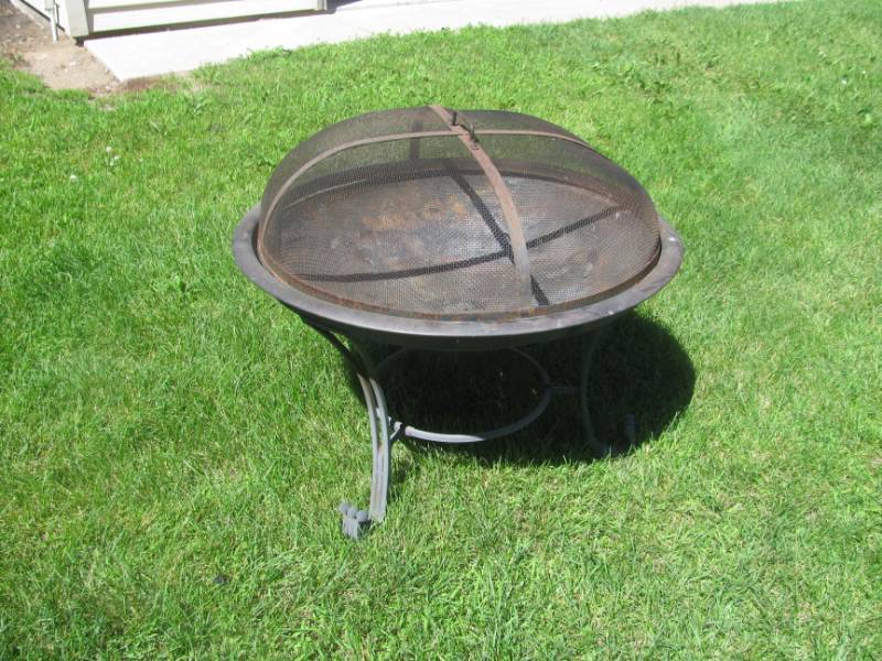 lot 4 image: Fire Pit #16