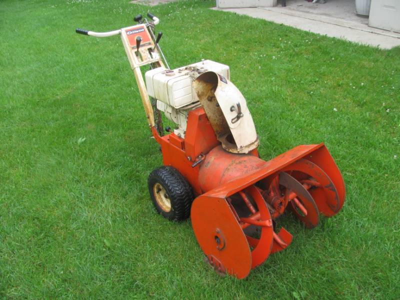 lot 5 image: Gilson Snow Blower #18