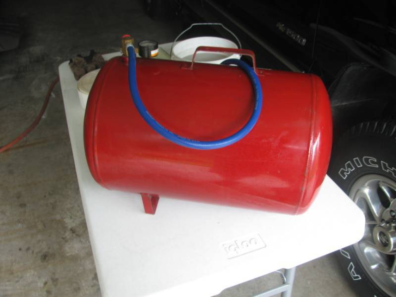 lot 7 image: Portable Air Tank 9 gallon #19