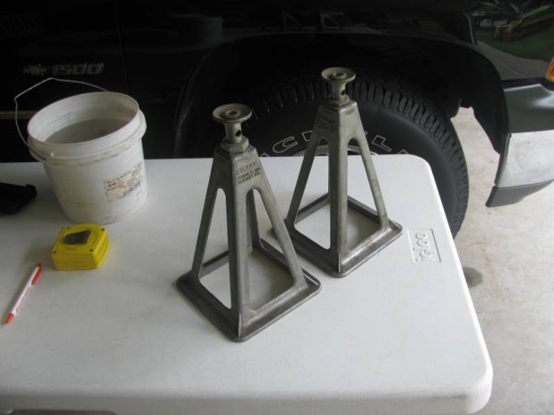 lot 8 image: Jack Stand Set #20