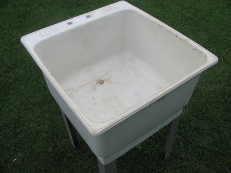 lot 20 image: Laundry Tubsink # 38