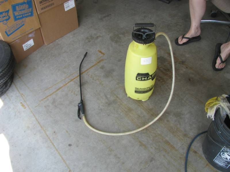 lot 37 image: Hand Sprayer # 52