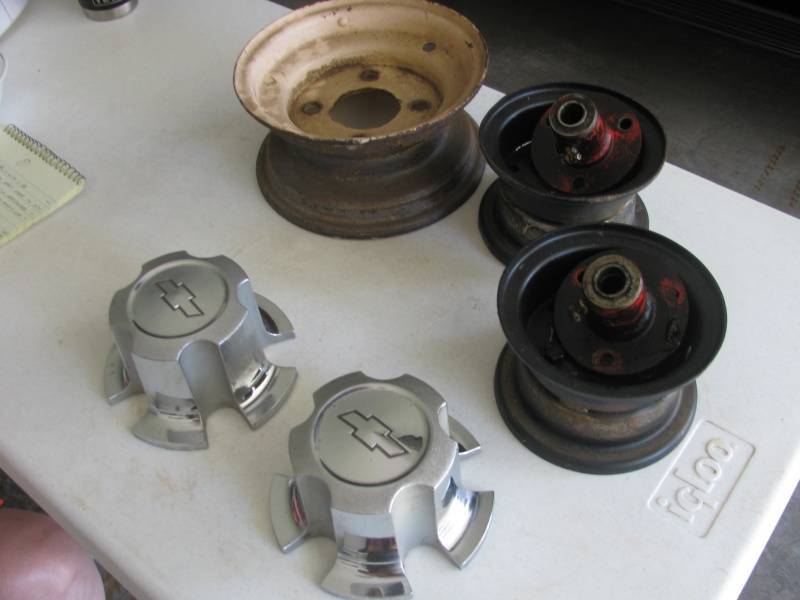 lot 81 image: Chevelle Rims & Center Caps # 98