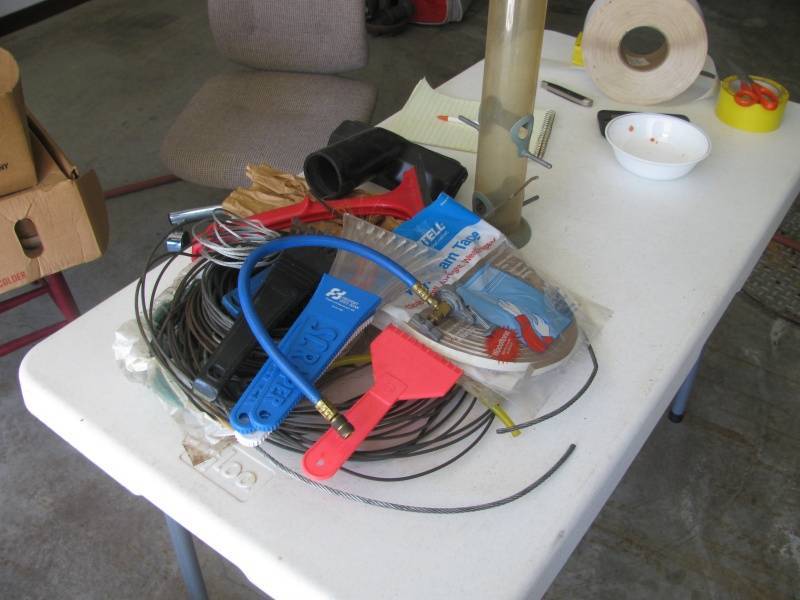 lot 105 image: Box Ice Scrapers & Squeegee # 119