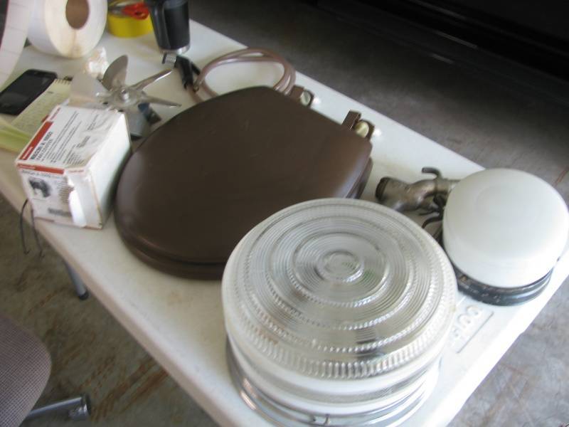 lot 114 image: Kitchen Light Fixtures #125