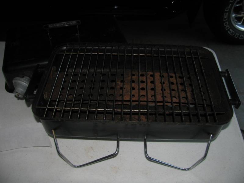lot 116 image: Portable Gas Grill #127