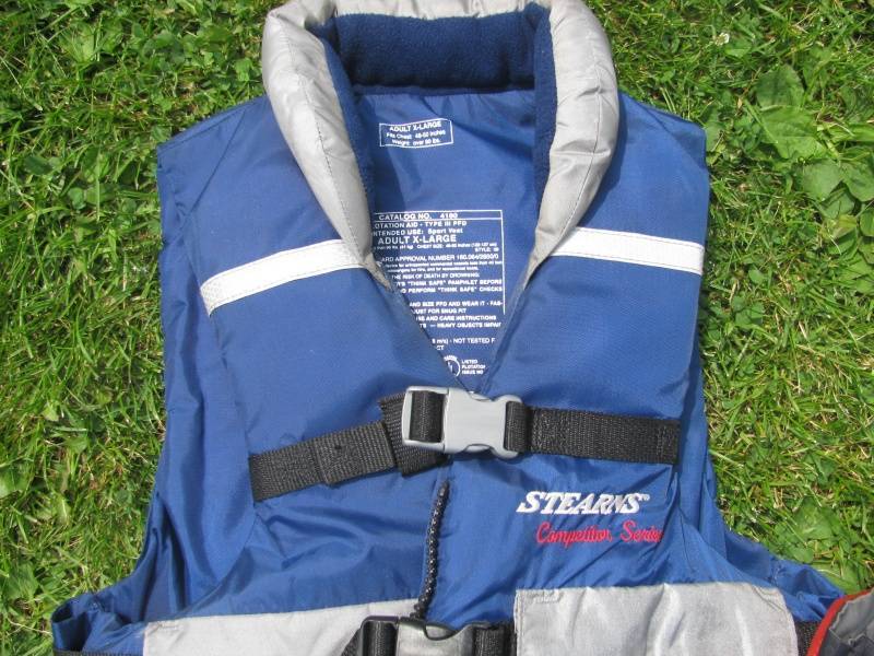 lot 142 image: Stearns Life Jackets # 152
