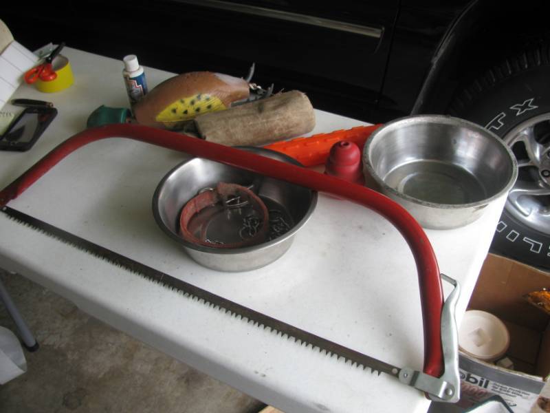 lot 161 image: Dog Decoys, Collars, Dog Dishes #172,174