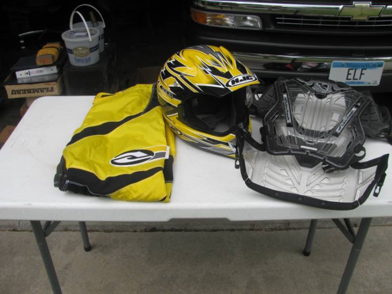lot 180 image: Motor Cross Helmet & Chest Protector # 192